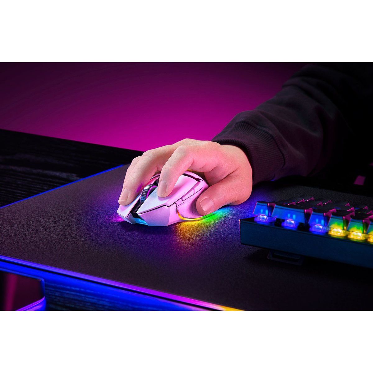 Игровая мышь Razer Basilisk V3 Pro 35K - White gaming mouse Razer Basilisk V3 Pro 35K - White gaming mouse RZ01-05240200-R3G1